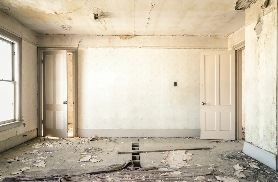 Waste disposal crew managing a cleanout project in Destrehan